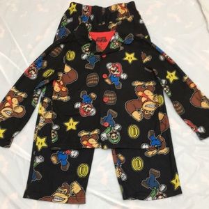 Super Mario boys pajamas size 6